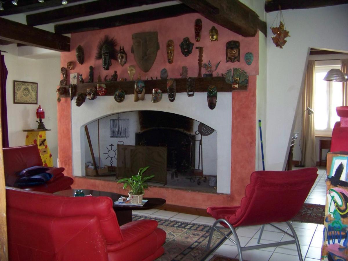 Grande Maison Atypique Le Burgaud Luaran gambar